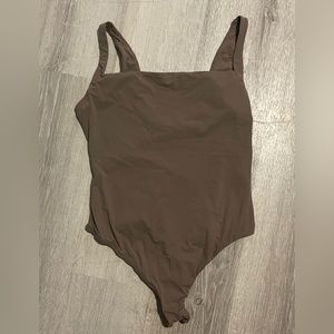 SKIMS fits everybody square neck bodysuit (large)